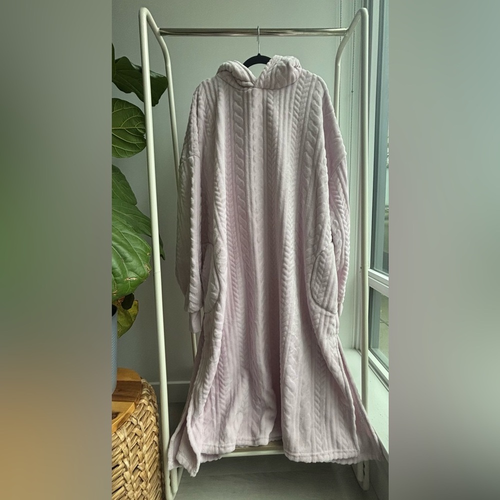 LA VIE EN ROSE | Cozy Hooded Cable Knit Blanket Robe OS